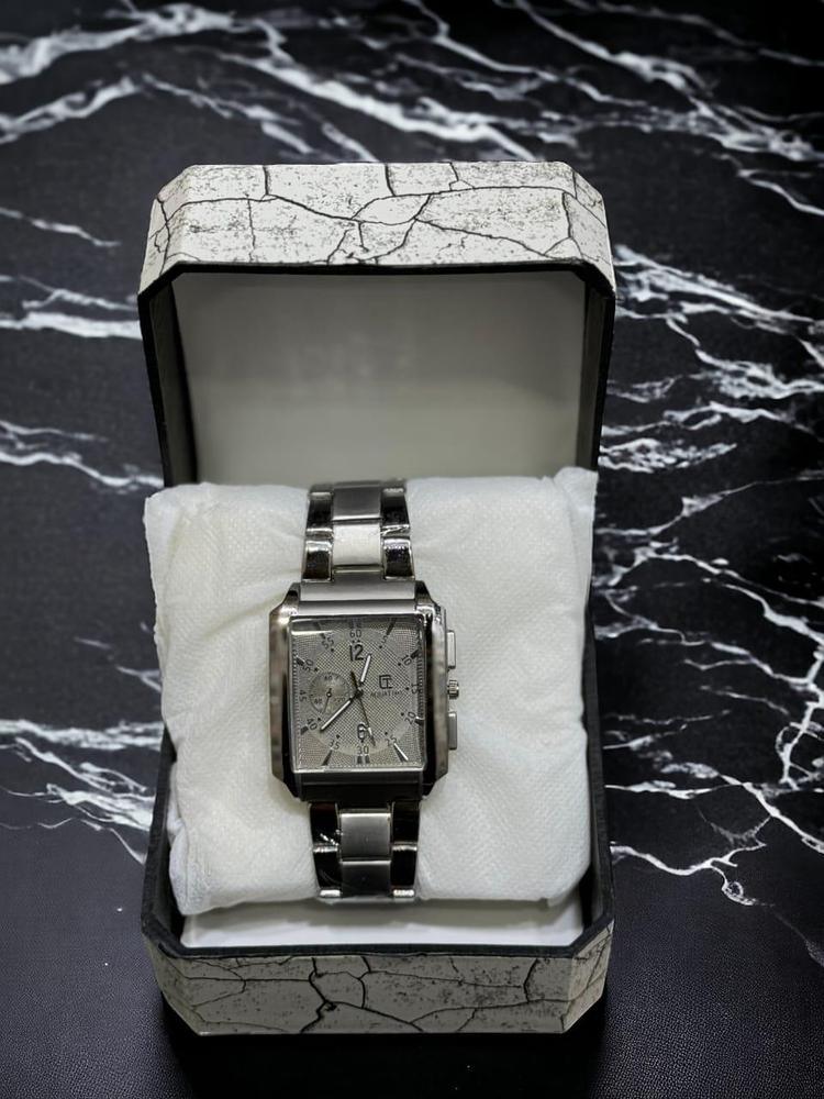JS JUNOON Men's Square Analogue Watch – Stainless Steel Chain Strap, Quartz Movement, Water Resistant, 1 Pc - JSJunoon.com