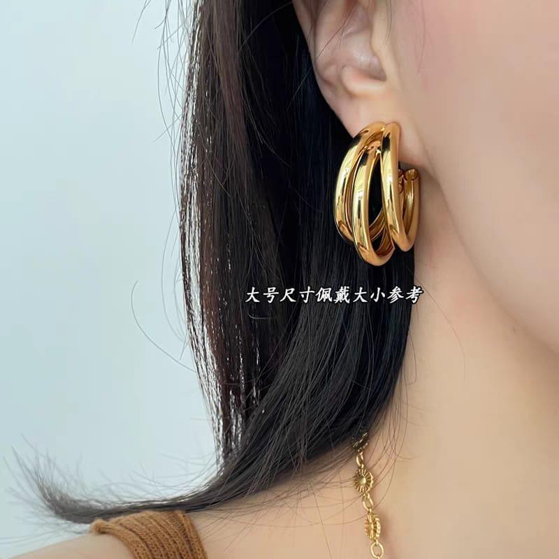 JS Junoon Elegant Alloy Earrings – 2 Pcs Women’s Jewelry (Golden & Silver) - JSJunoon.com