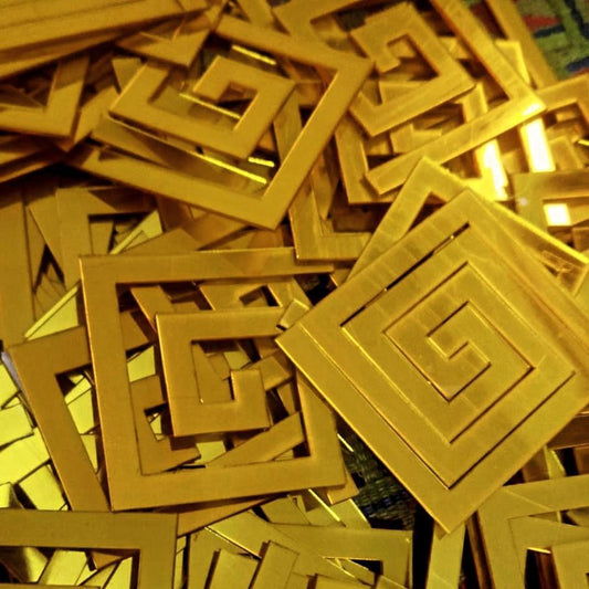 Pack of 8 Golden Acrylic Mirrors – Square Wall Decoration Stickers, 2.5 Inch