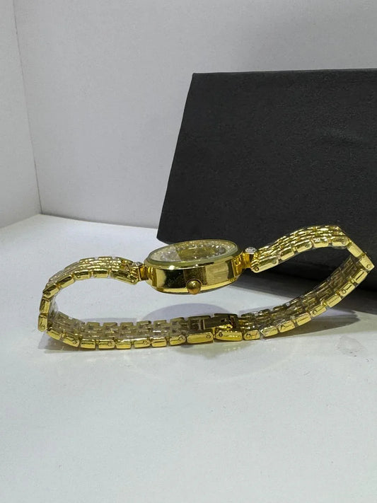 JS Junoon Women’s Bracelet Watch – Golden Stainless Steel Chain Strap, Elegant Design - JSJunoon.com