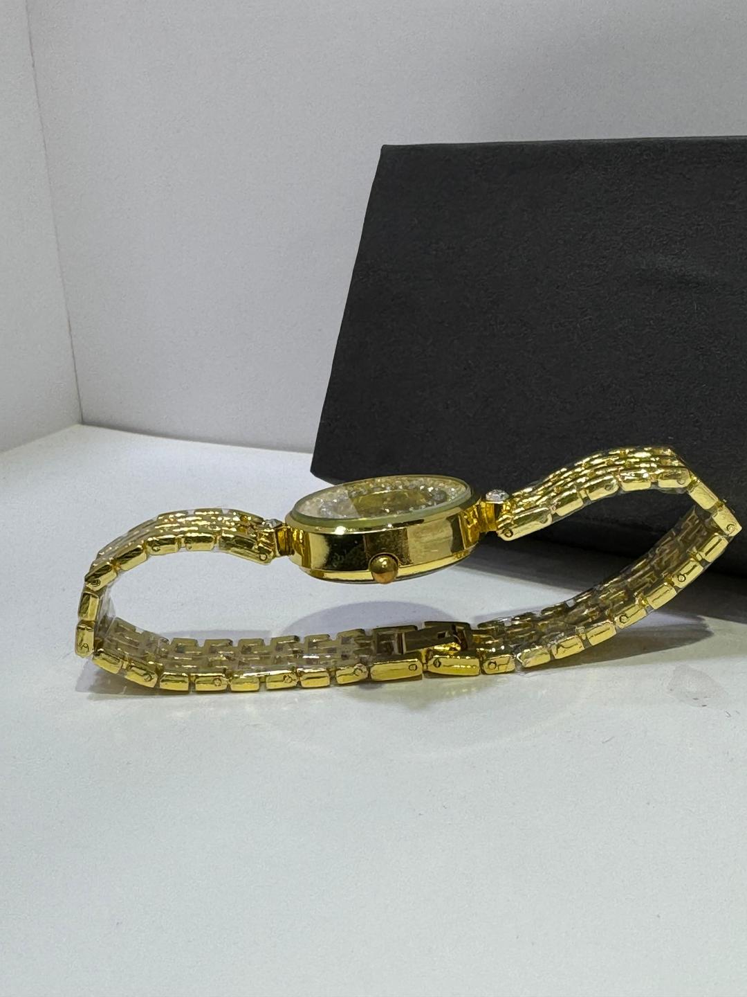 JS Junoon Women’s Bracelet Watch – Golden Stainless Steel Chain Strap, Elegant Design