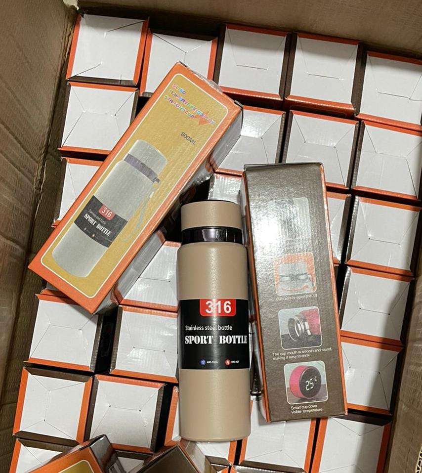 Portable Smart Water Bottle – 800ML Stainless Steel with Temperature Display