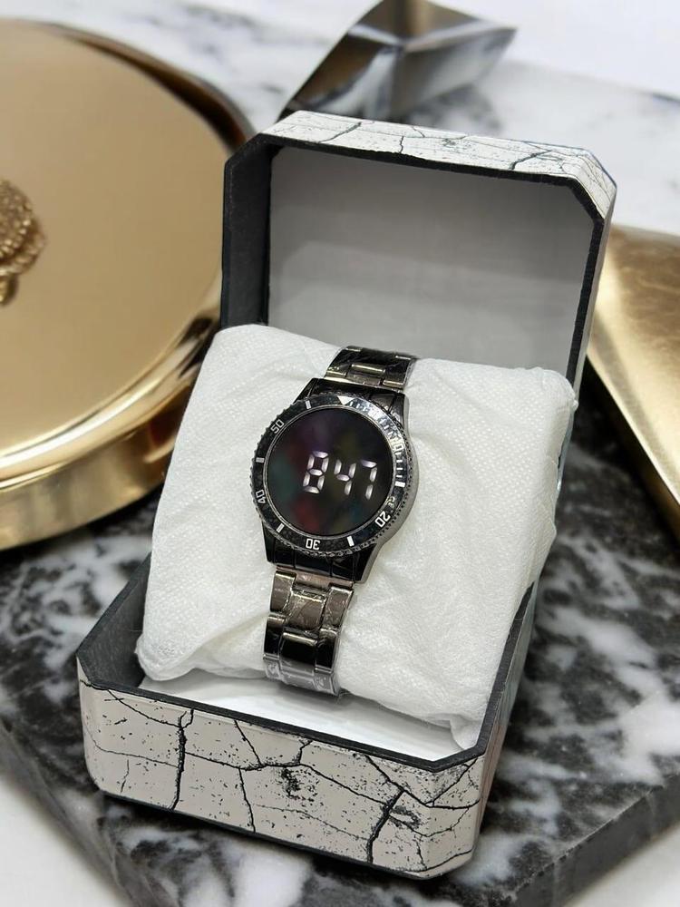 JS JUNOON Men's Casual Digital Watch – Stainless Steel Chain Strap, Round Case, Stylish & Durable, 1 Pc