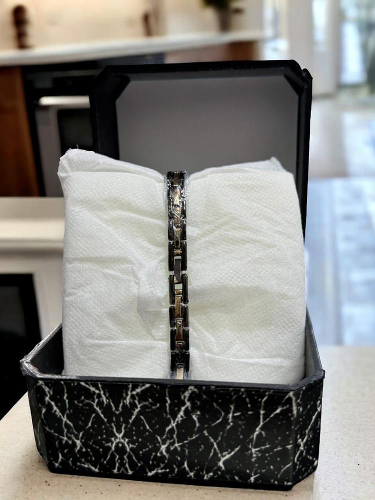 JS Junoon Ladies Fancy Stainless Steel Analogue Watch – Round Dial, Elegant Design