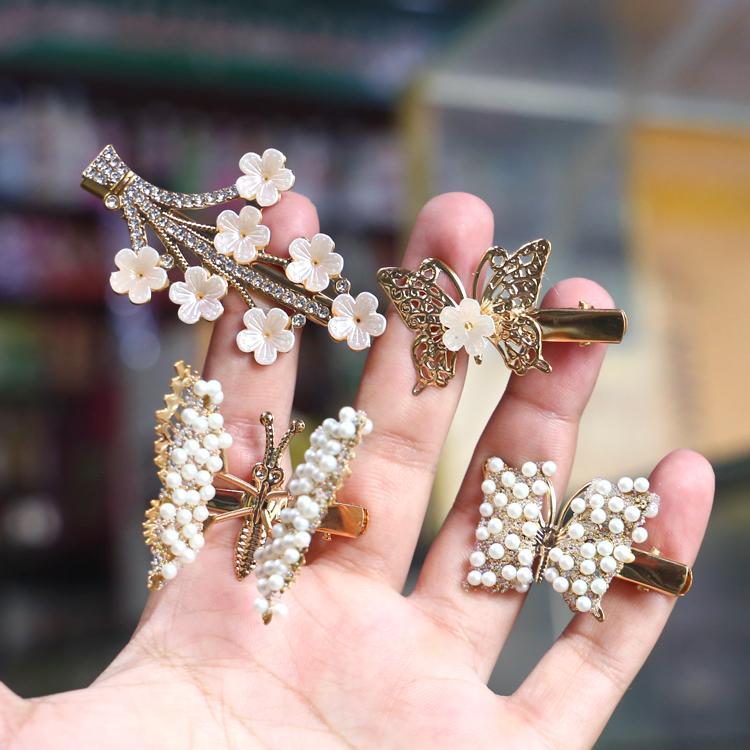Golden Medium Length Hair Pins – Set of 4 Stylish Metal Hair Accessories for Women & Girls