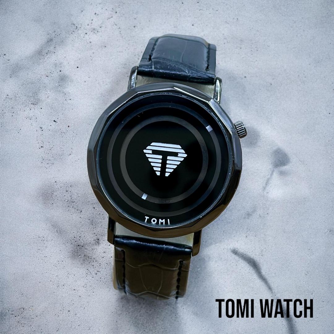 Men’s Quartz Analogue Wrist Watch – Black Round Dial, Textured Leather Strap, Water Resistant