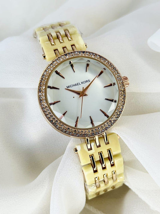 Stylish Women’s Quartz Chain Strap Watch – Pack of 2, Round Dial, Water Resistant