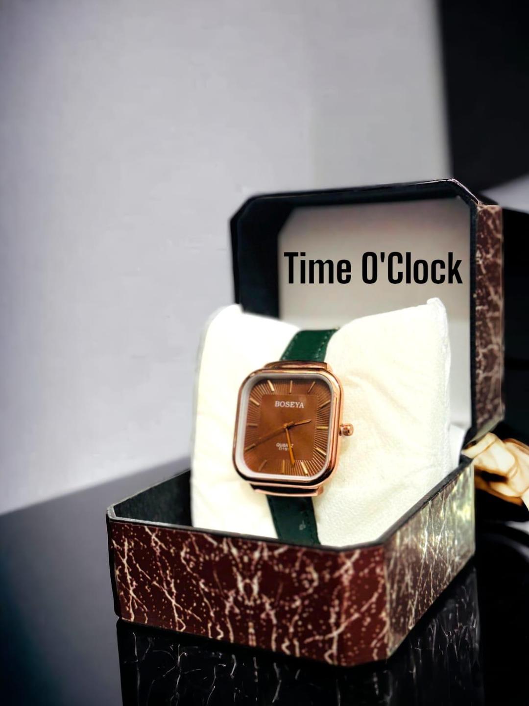 Women’s Leather Strap Quartz Analogue Watch – Square Dial, Elegant Plain Strap, 12-Hour Display