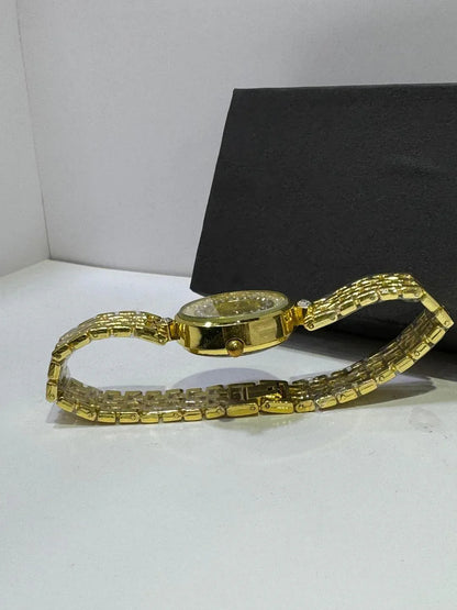 JS Junoon Women’s Bracelet Watch – Golden Stainless Steel Chain Strap, Elegant Design - JSJunoon.com