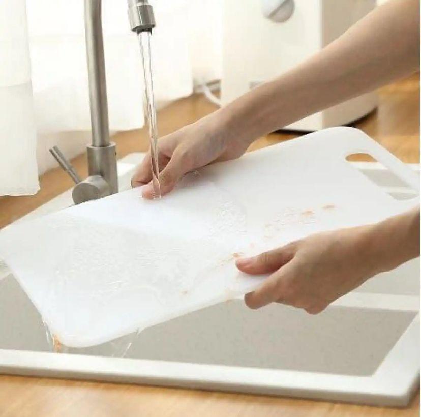 Solid Plastic Chopping Board – Durable Cutting Board for Kitchen Use