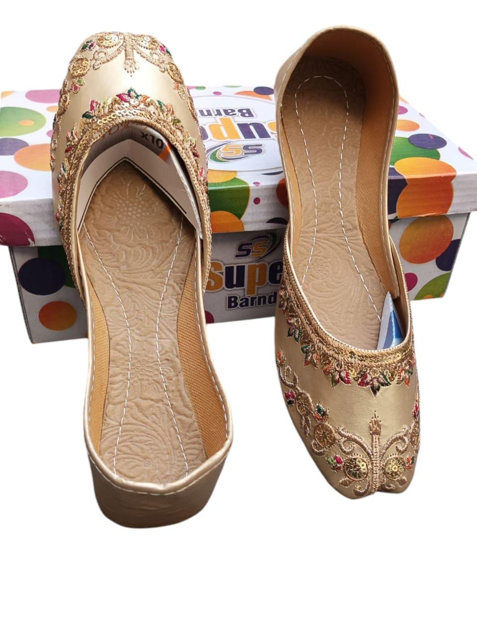 Stylish Velvet Women's Khussa with Elegant Thread Work – Comfortable Casual Wear (Sizes 5–10)