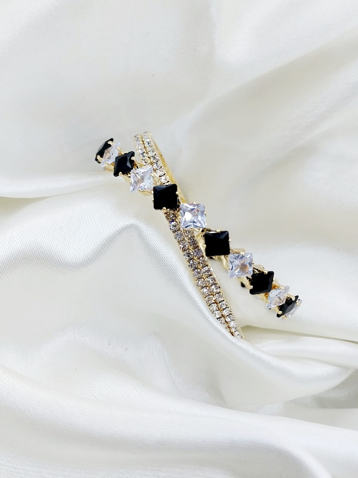 China Openable Bangle for Women – Normal Quality Daily Wear Fashion Jewelry – Lightweight Metal Design