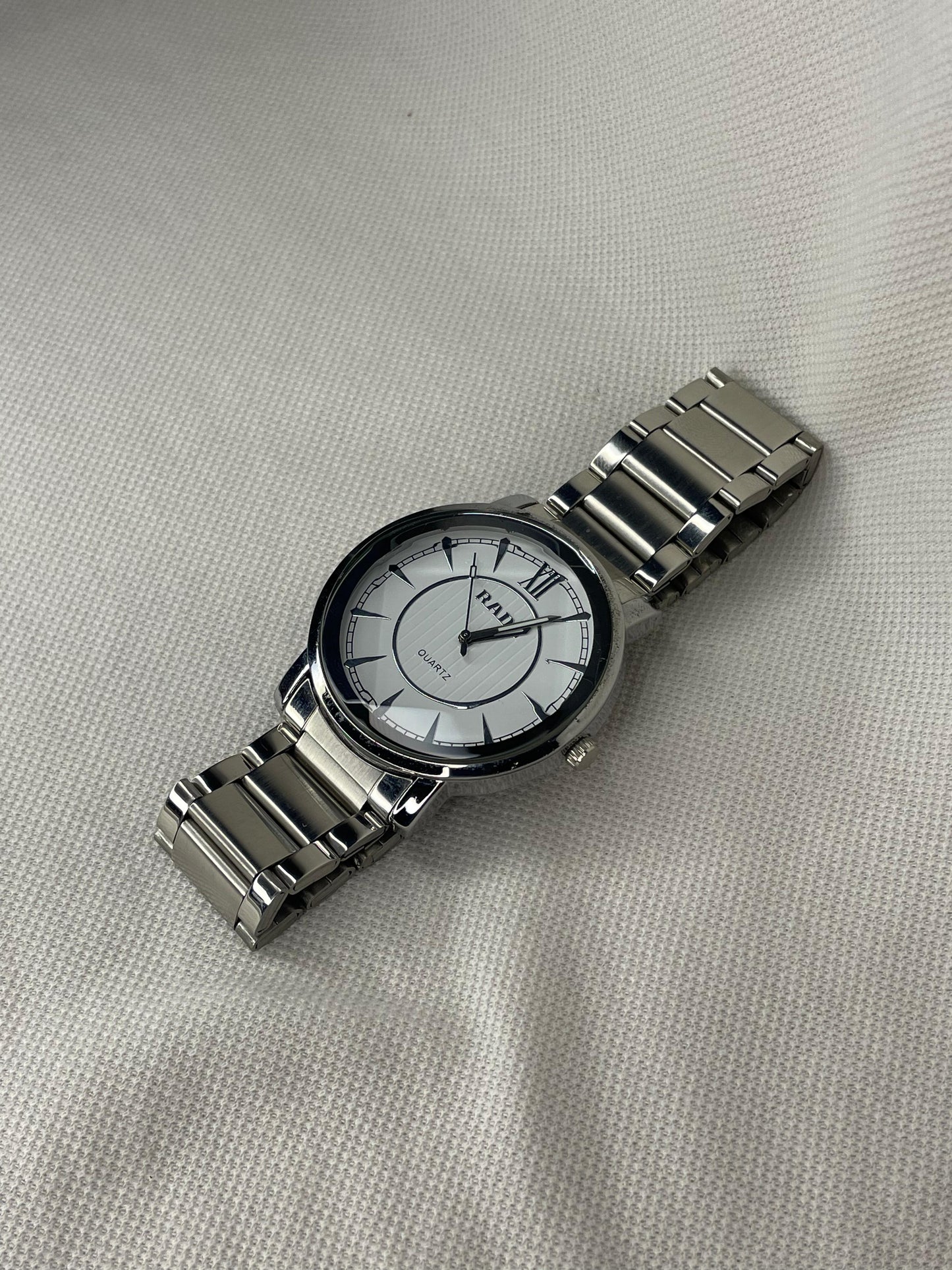 JS Junoon Steel Silver Men’s Wrist Watch – Elegant Design, Durable & Stylish Timepiece